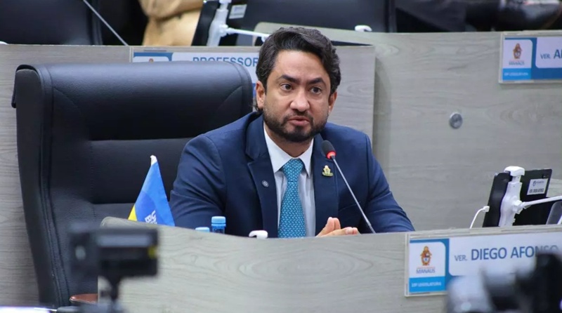 Diego Afonso destaca avanços na saúde e geração de empregos em discurso na Câmara Municipal de Manaus