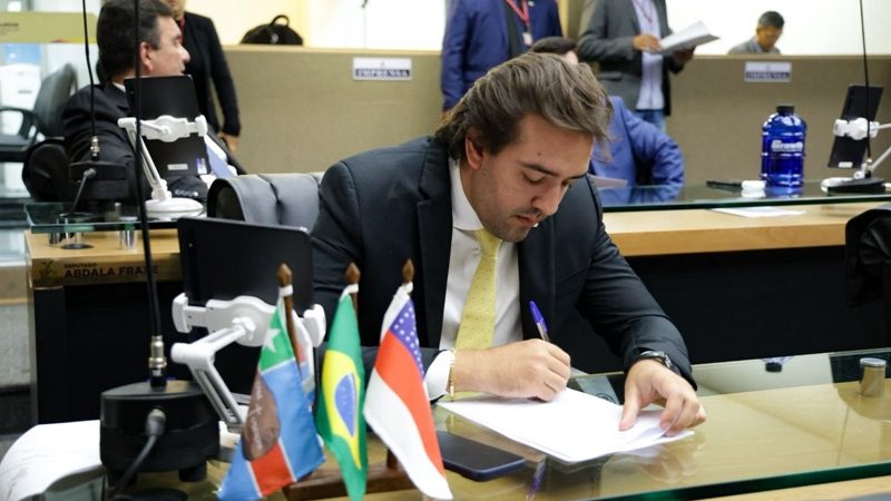 Aprovado projeto de Lei de Thiago Abrahim que prioriza vagas de emprego para mães de pessoas com deficiência