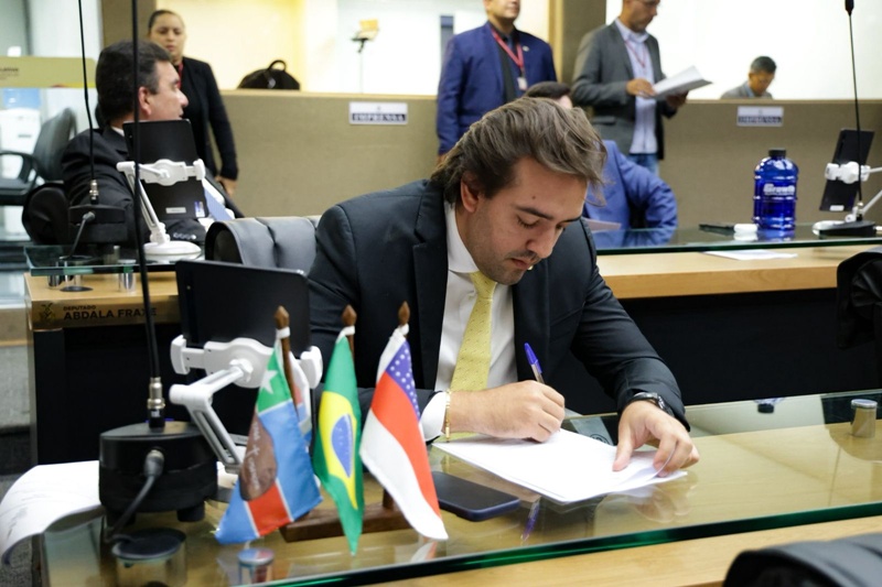 Aprovado projeto de Lei de Thiago Abrahim que prioriza vagas de emprego para mães de pessoas com deficiência