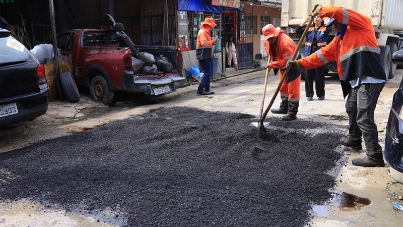 Prefeitura de Manaus revitaliza travessa no conjunto Riacho Doce e garante mais segurança e mobilidade para moradores