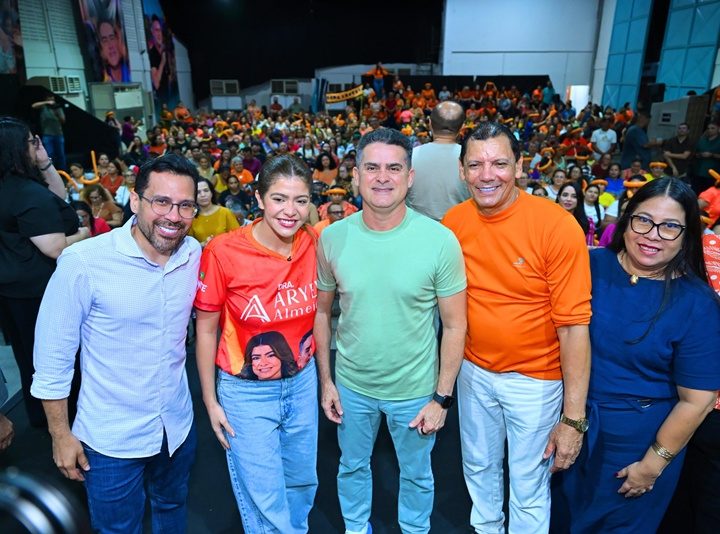 David Almeida reúne profissionais da educação infantil e especial para consolidar propostas do plano de governo