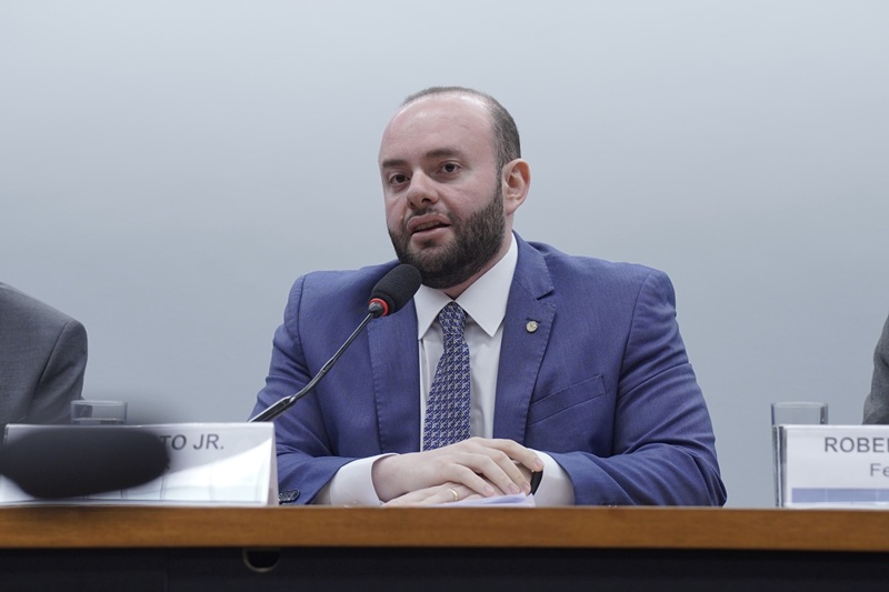Fausto Jr. é coautor de PEC aprovada na CCJ que reduz o valor IPVA