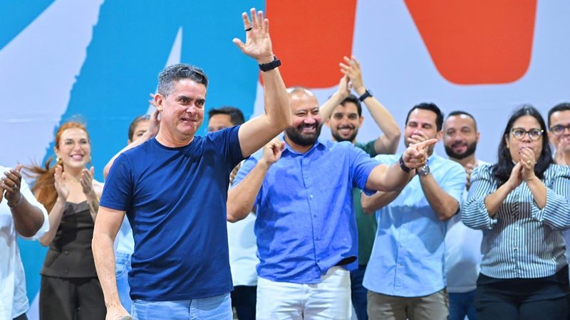 David Almeida reúne profissionais da educação para discutir propostas para o Amazonas