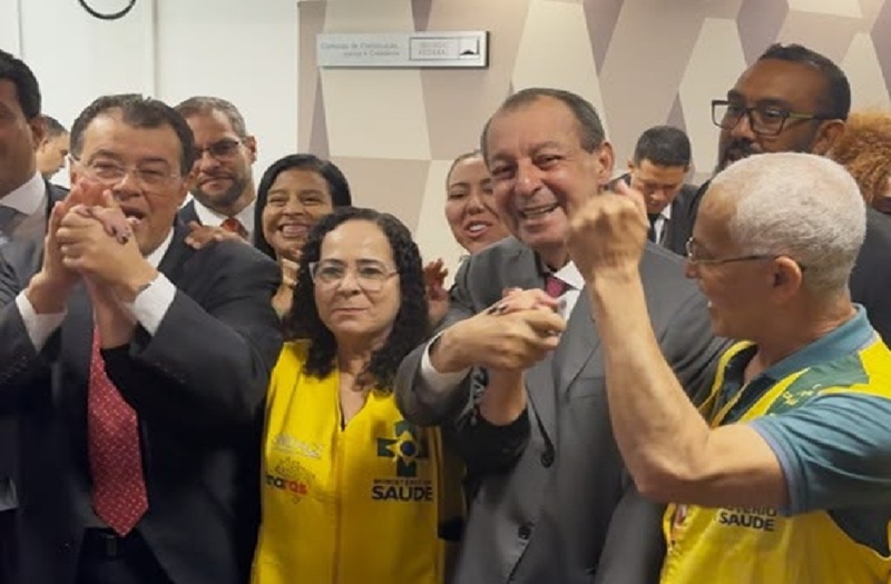 Com voto favorável de Omar Aziz, Senado aprova PEC 14 para agentes comunitários de saúde e de combate às endemias