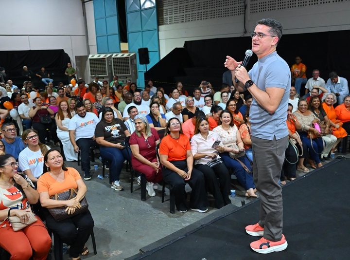 David Almeida defende valorização dos profissionais de saúde e reafirma meta de zerar fila do Sisreg no AM
